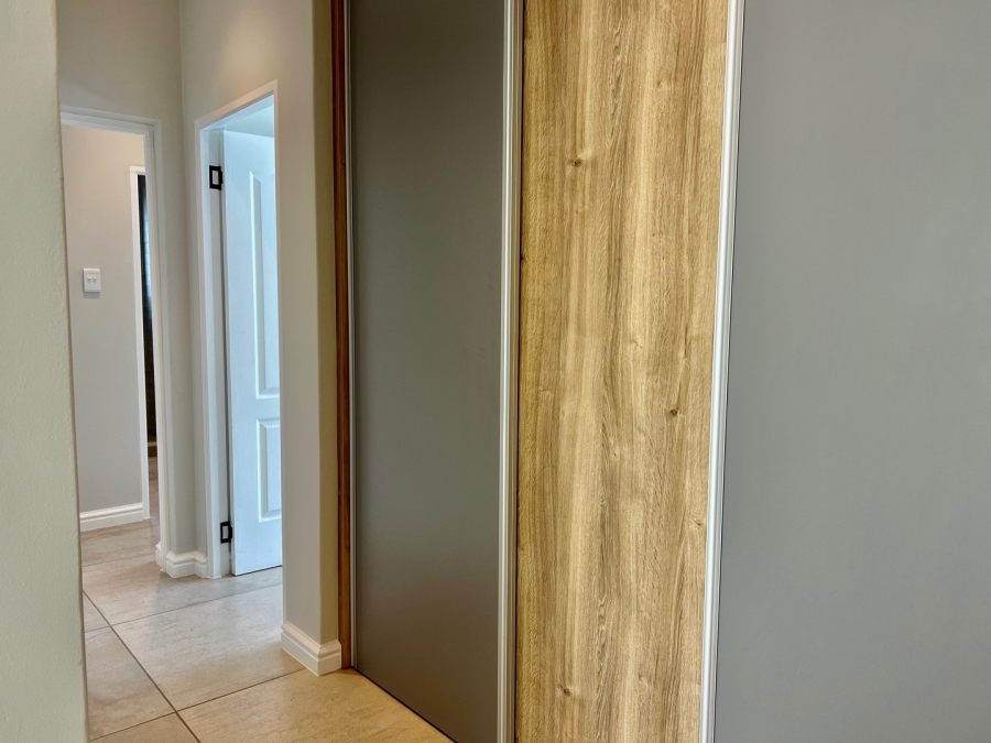 5 Bedroom Property for Sale in Heather Park Western Cape